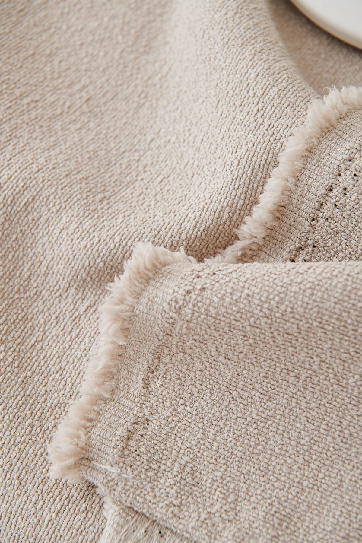 Elara Haus Mousoon Throw - Tè Latte