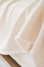 Elara Haus Mousoon Throw - Bianco Sporco