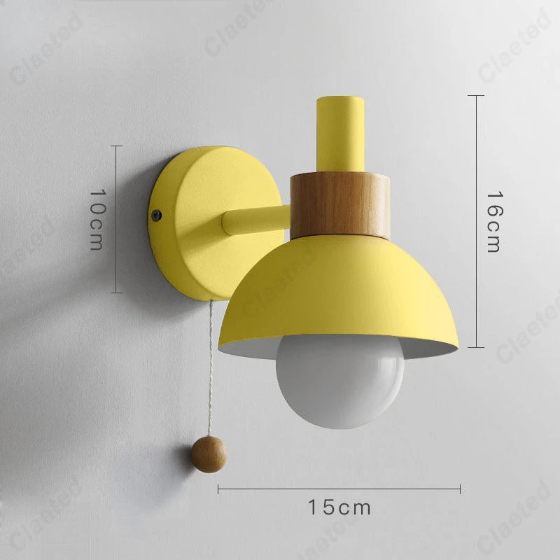 Applique a Muro Elara Haus Nordic Dome con Accento in Legno e Catena di Trazione