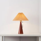 Lampada da Tavolo Elara Haus con Paralume Pieghettato e Base in Legno