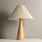 Lampada da Tavolo Elara Haus con Paralume Pieghettato e Base in Legno