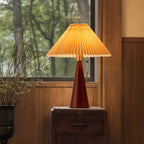Lampada da Tavolo Elara Haus con Paralume Pieghettato e Base in Legno