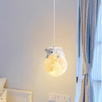 Elara Haus Lampada a Sospensione con Globo di Resina Animale a Forma di Luna