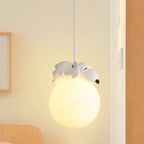 Elara Haus Lampada a Sospensione con Globo di Resina Animale a Forma di Luna