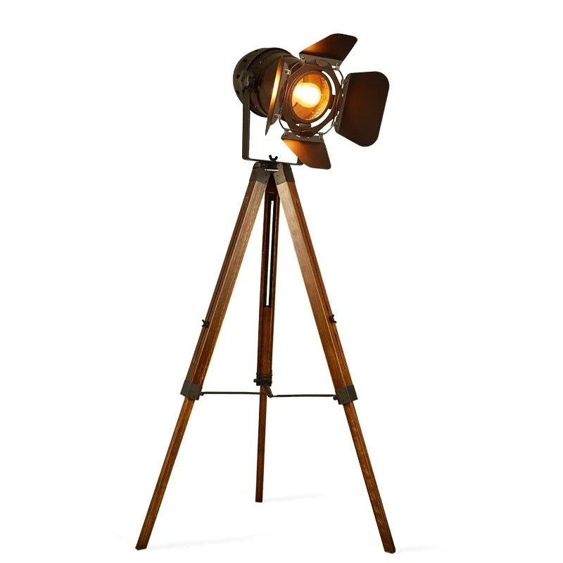 Elara Haus Retro Industriale Studio Spotlight