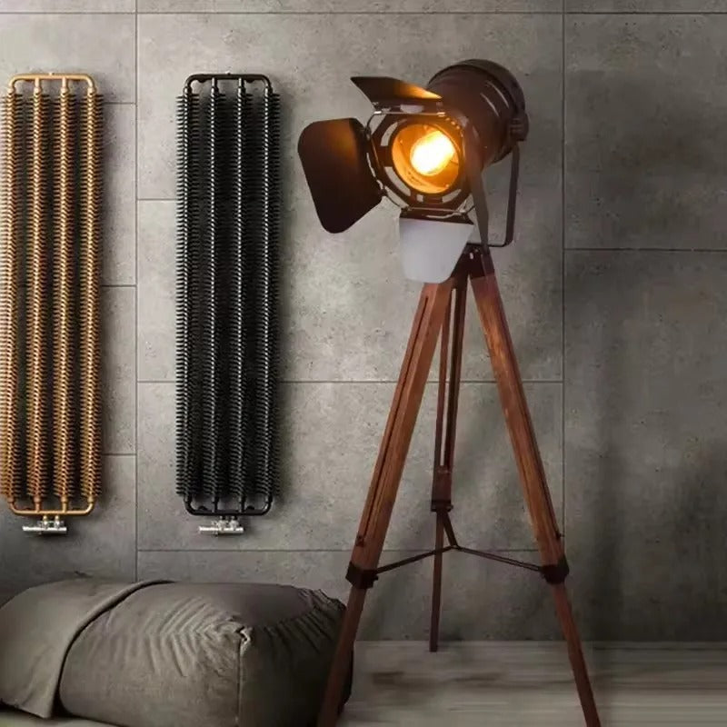 Elara Haus Retro Industriale Studio Spotlight