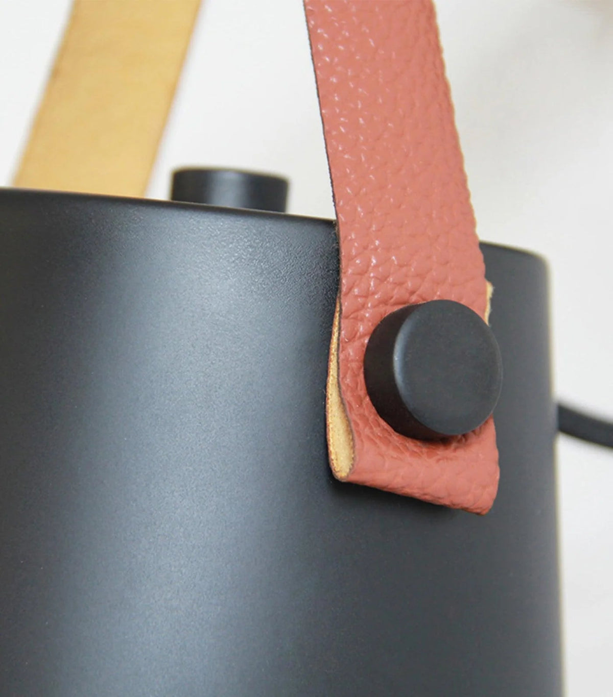 Applique da Parete Elara Haus Scandi Minimalista con Cinghia in Pelle
