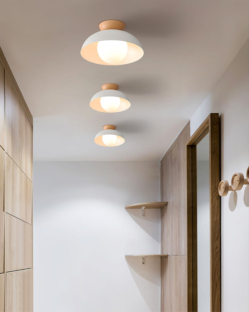 Lampada da soffitto in stile Scandi Elara Haus - Luce rotonda in metallo e vetro