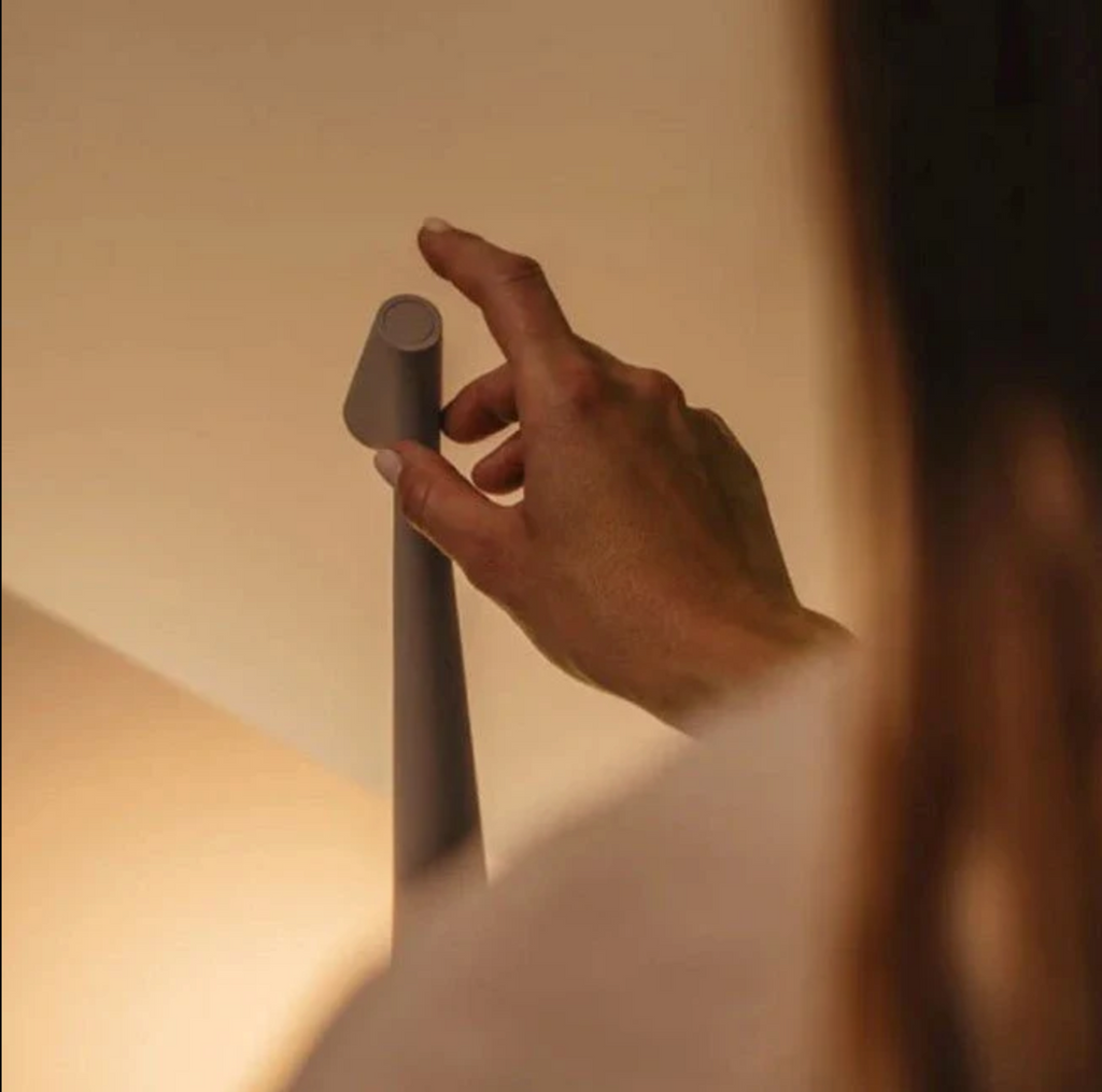 Elara Haus Lampada Notturna Minimalista Elegante - Lampada Portatile a Sensore Tattile