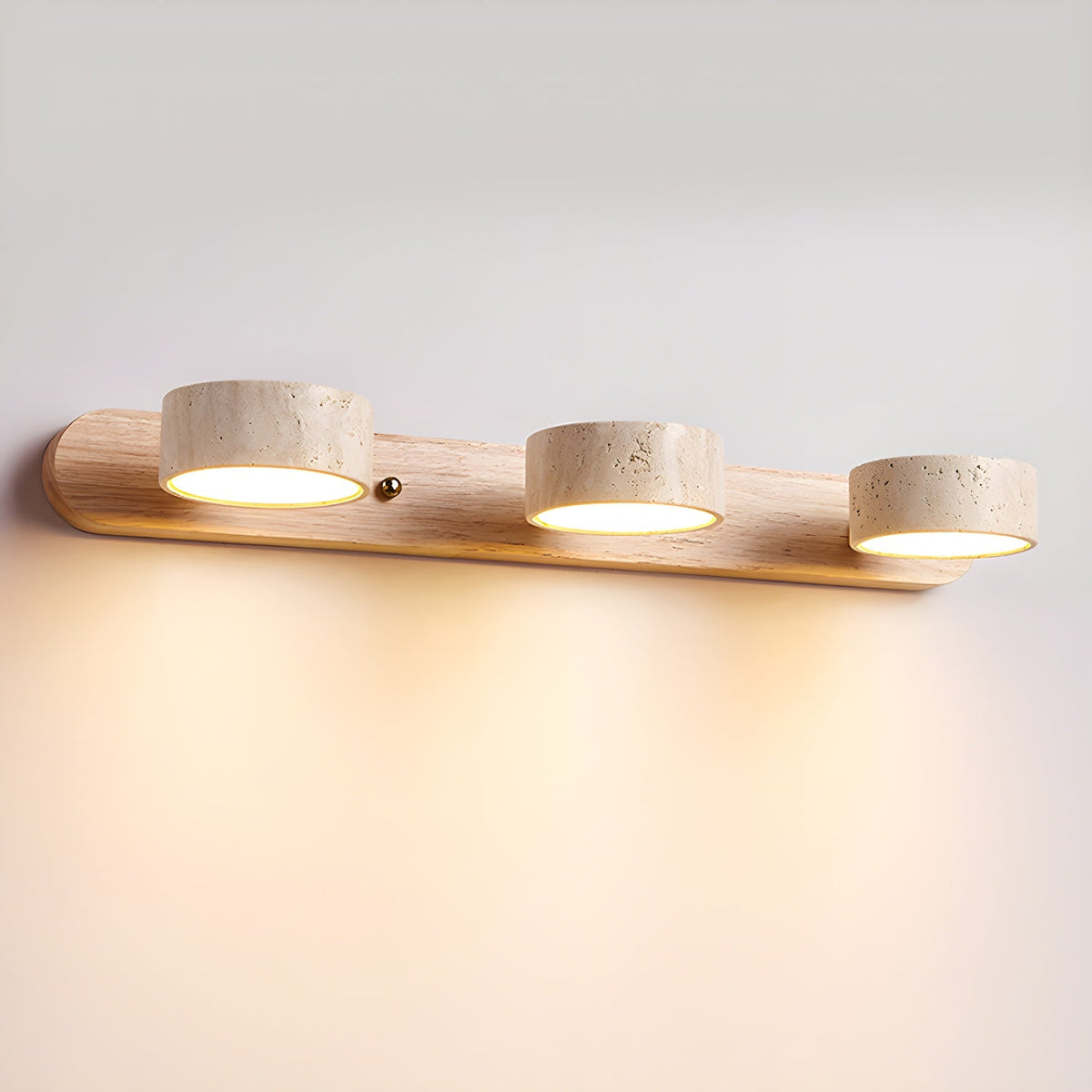 Elara Haus Applique in Travertino Doppio – Luce da Parete in Pietra Calcarea Pitting e Noce