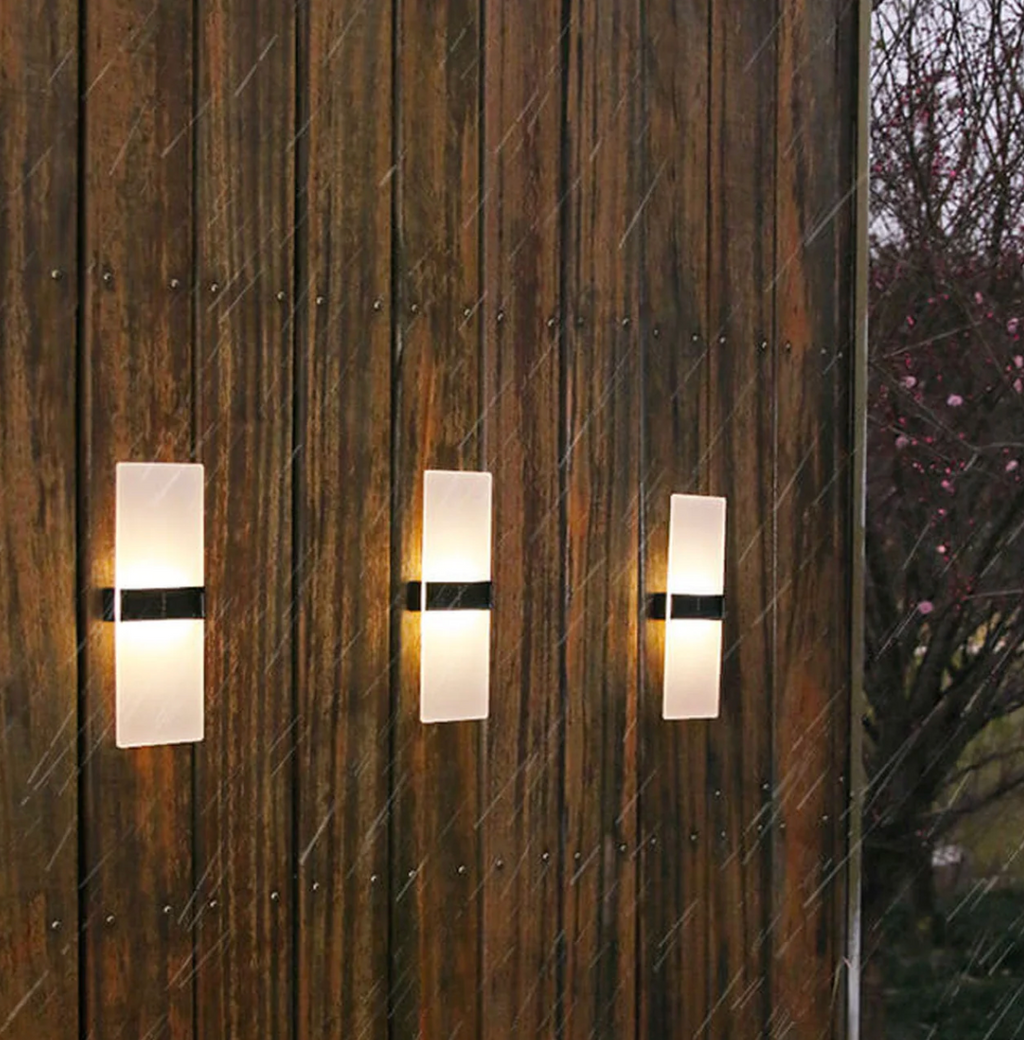 Elara Haus Sconce Esterno Verticale Solare LED