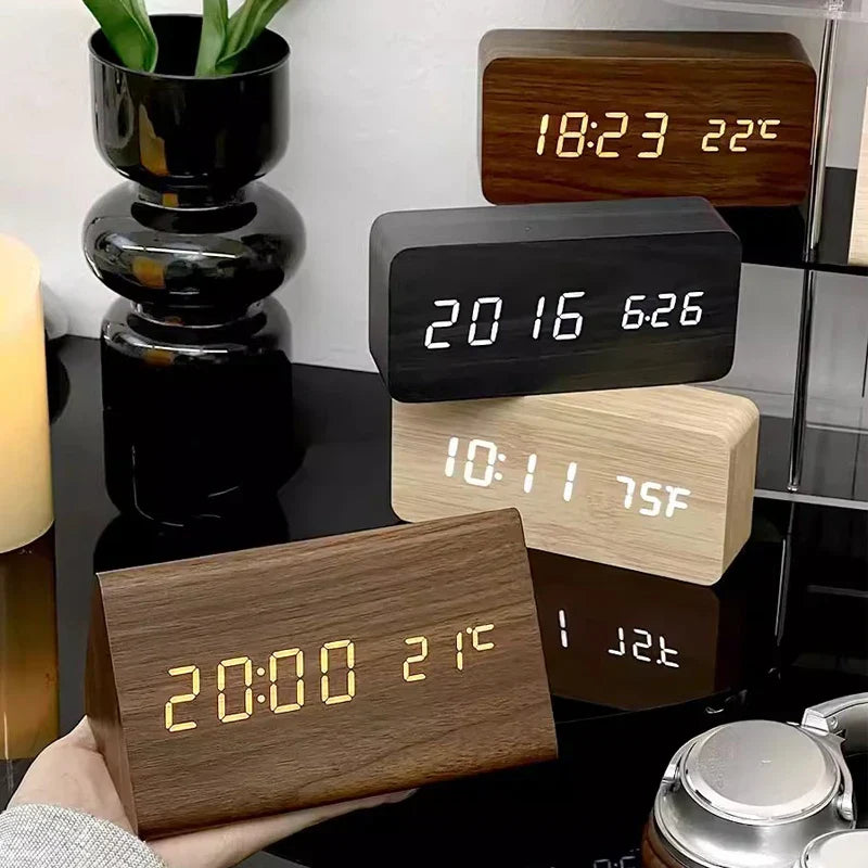Orologio Digitale da Scrivania Elara Haus con Blocco in Legno
