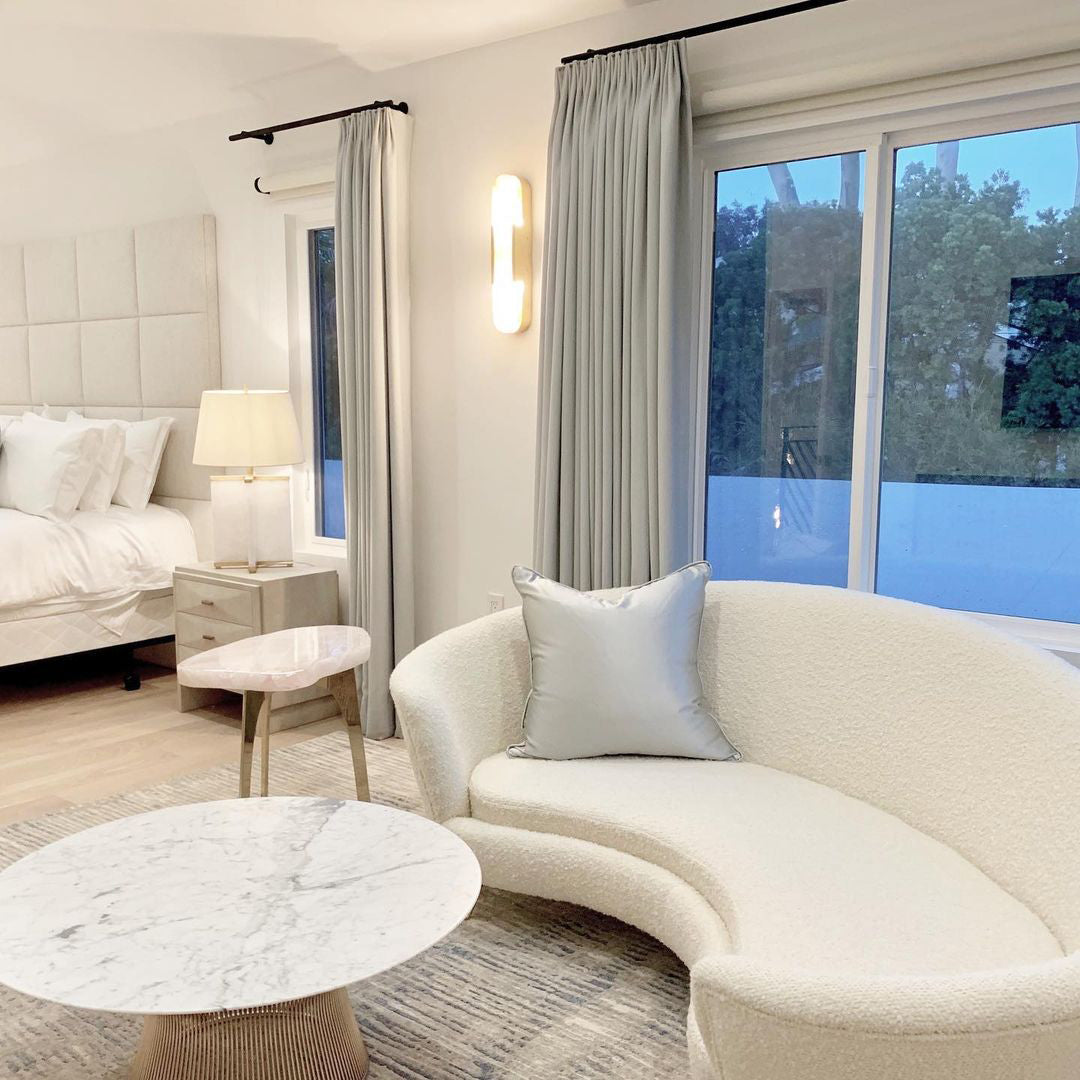 Applique ovale in marmo con illuminazione ambientale LED soffusa