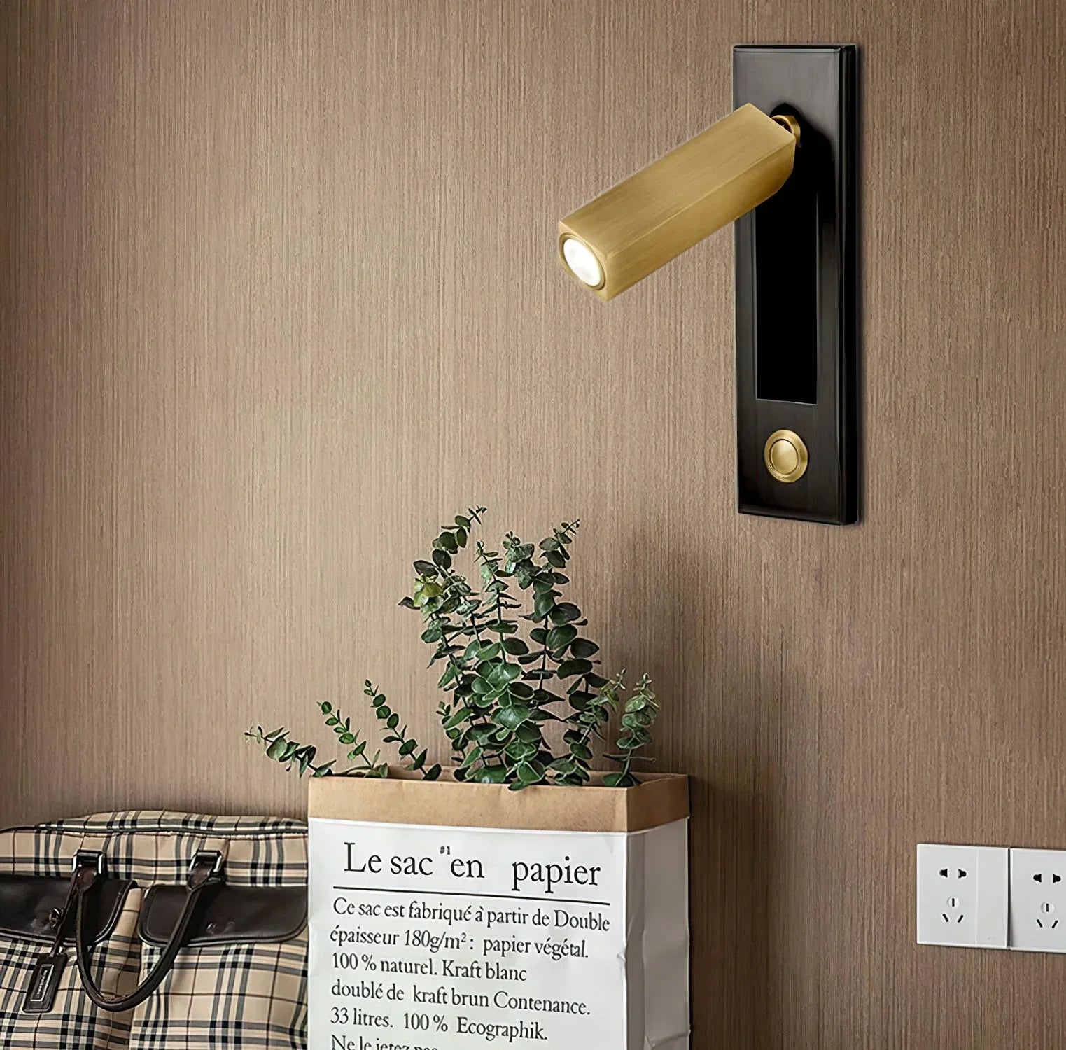 Lampada da Parete Moderna Regolabile da Comodino