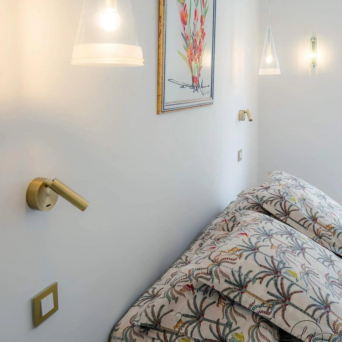 Adela Applique Art Premium LED per Lettura Camera da Letto Moderna