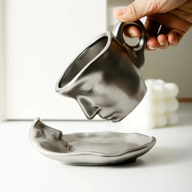EternalLove™ - Set di Tazze da Caffè e Piattini in Ceramica con Bacio