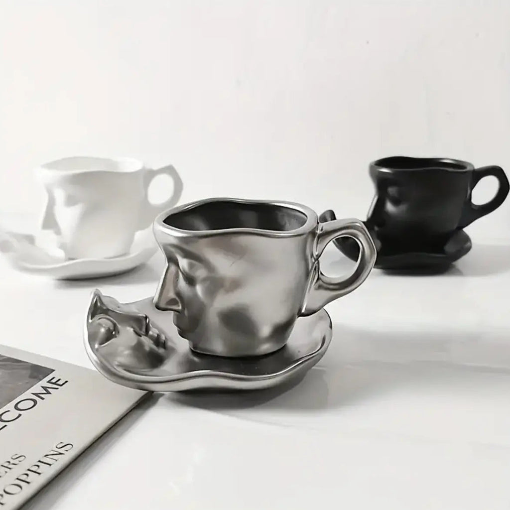 EternalLove™ - Set di Tazze da Caffè e Piattini in Ceramica con Bacio