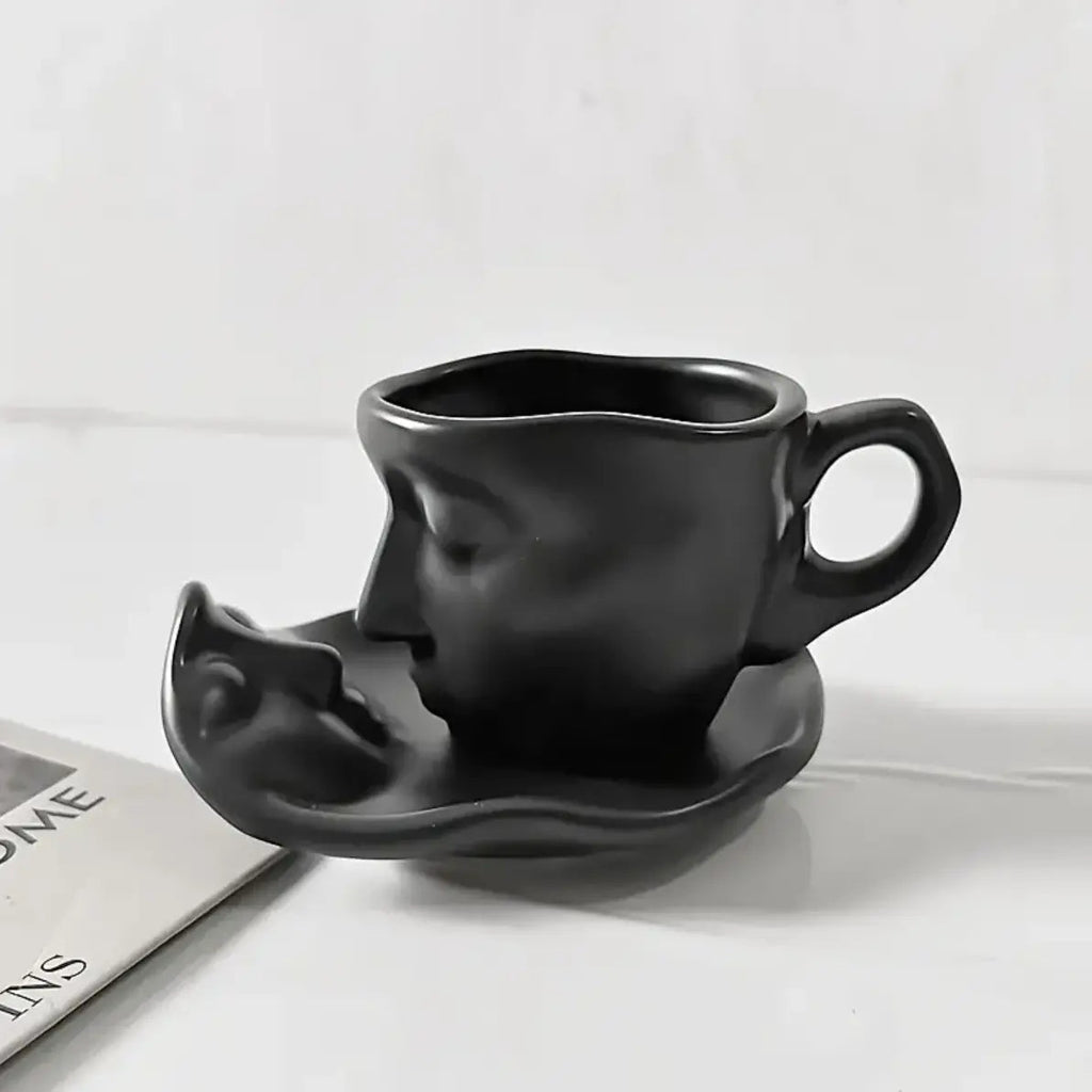 EternalLove™ - Set di Tazze da Caffè e Piattini in Ceramica con Bacio