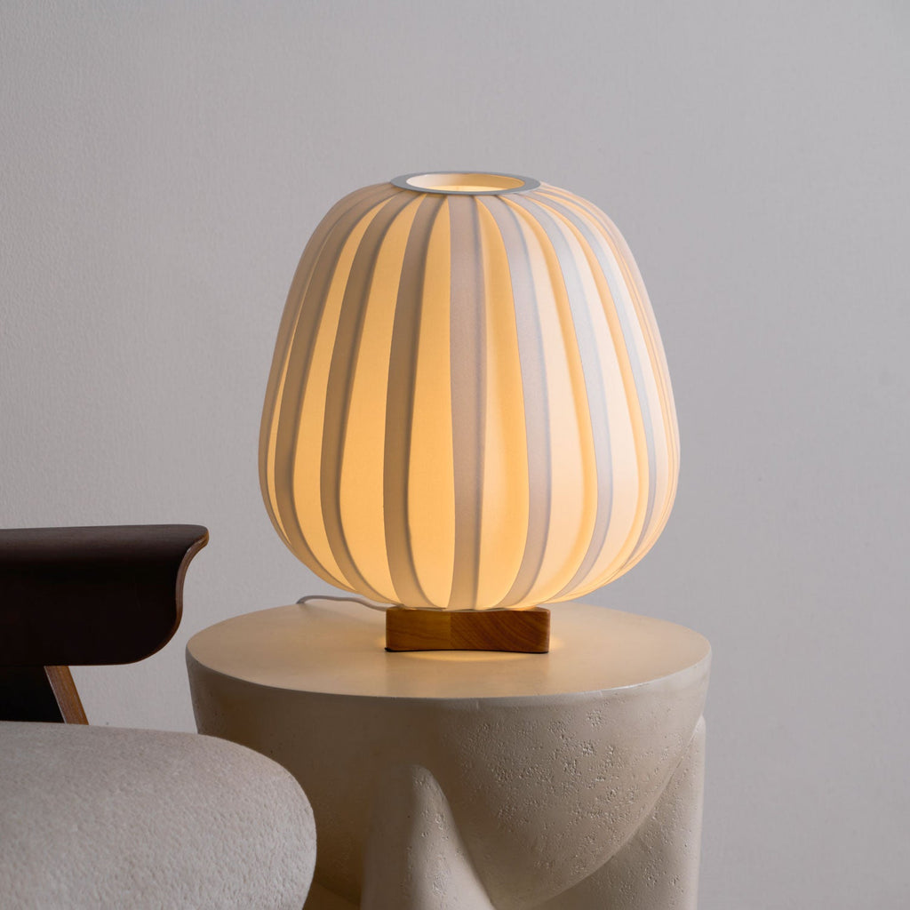 Lampada da Tavolo Minimalista in Tessuto