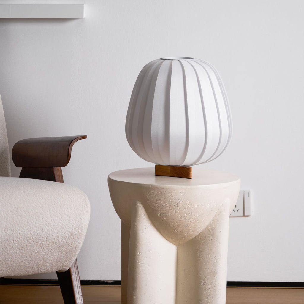 Lampada da Tavolo Minimalista in Tessuto