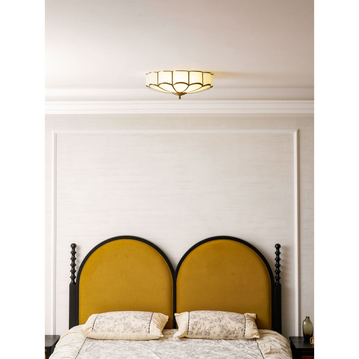 Lampada a soffitto in vetro a forma di fiore