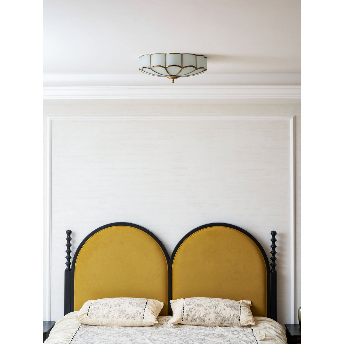 Lampada a soffitto in vetro a forma di fiore