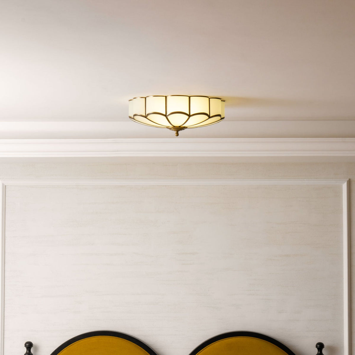 Lampada a soffitto in vetro a forma di fiore