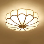 Lampada da soffitto Ulira forma di fiore vetro satinato ottone