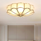 Lampada da soffitto Ulira forma di fiore vetro satinato ottone