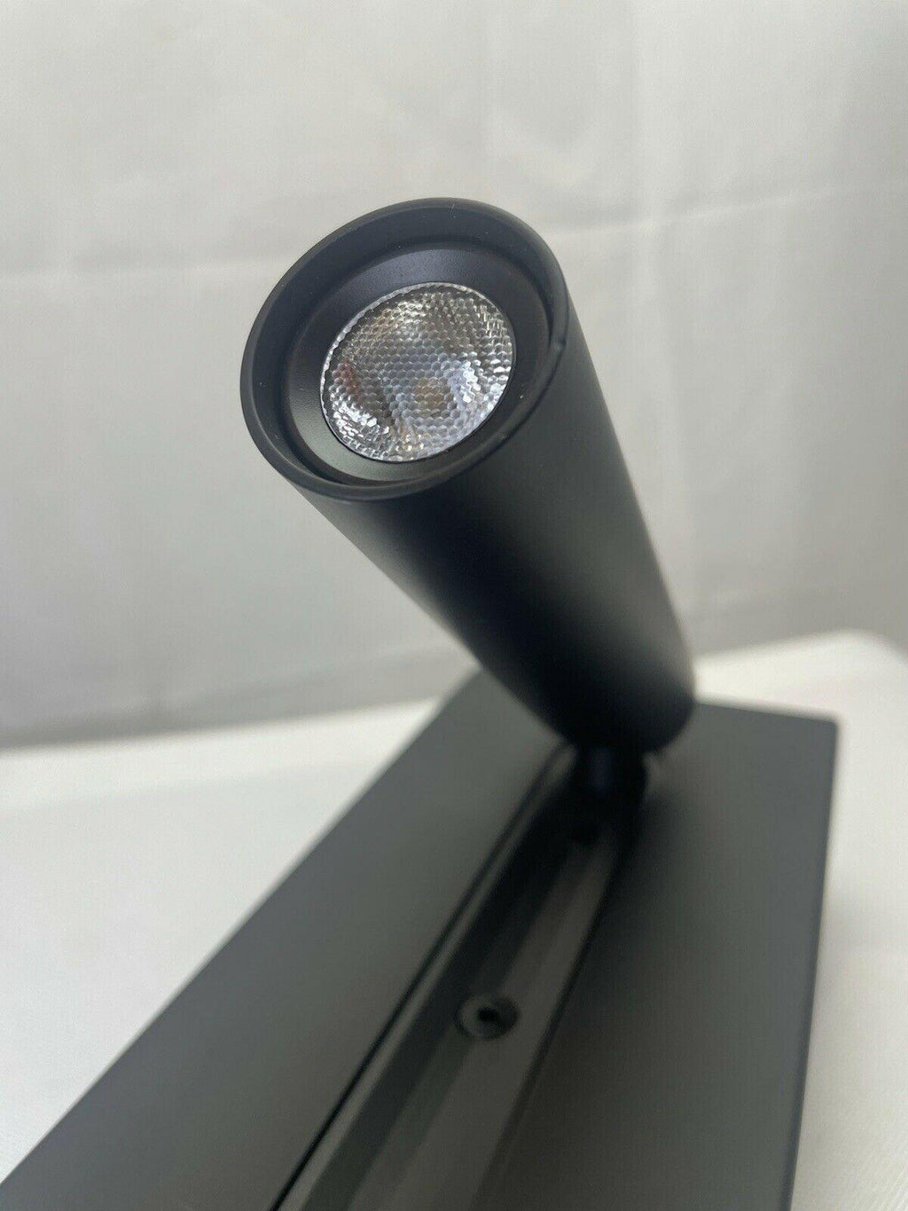Aare Applique Minimalista Comodino USB