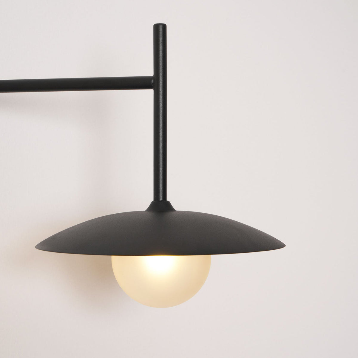 Lampada da parete Gea con braccio oscillante