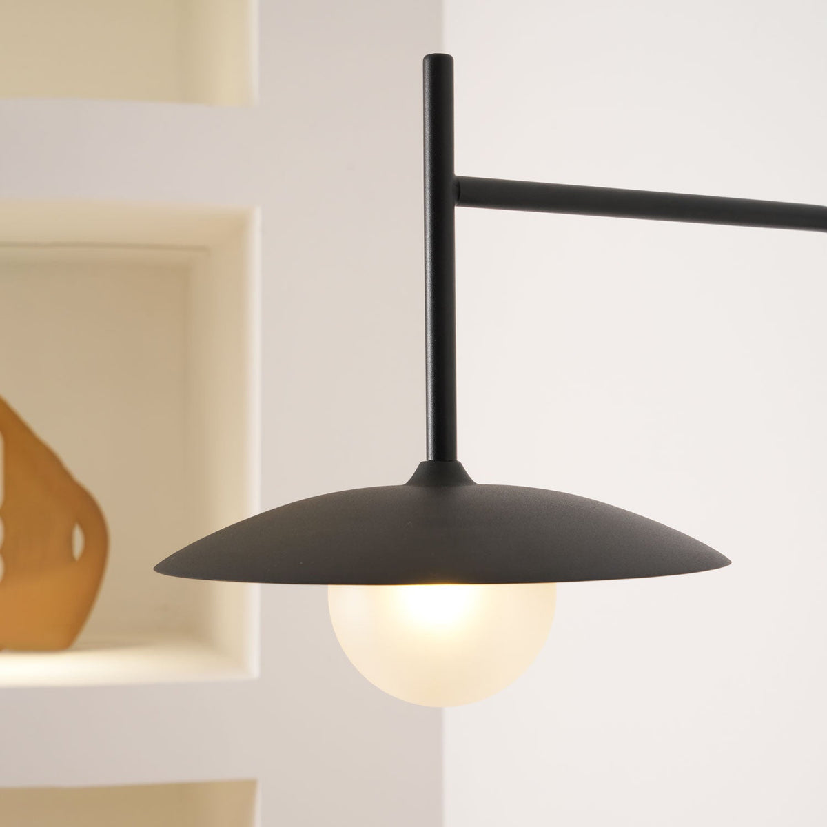 Lampada da parete Gea con braccio oscillante