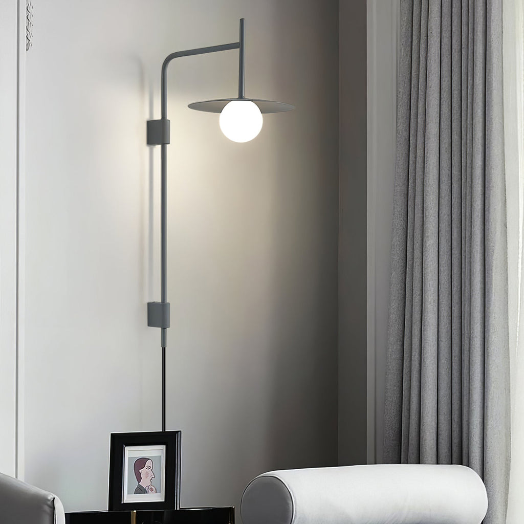 Lampada da parete Gea con braccio oscillante