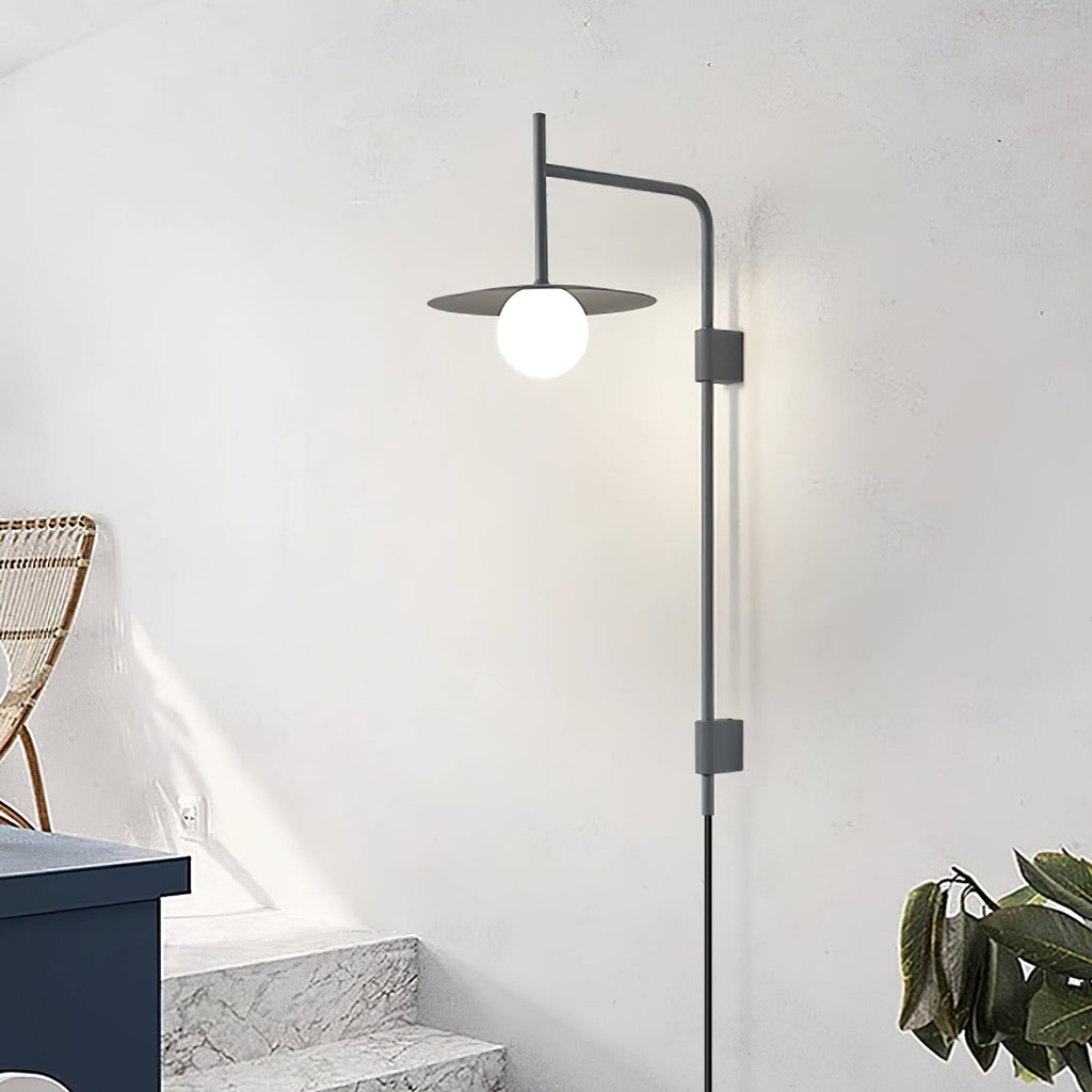 Lampada da parete Gea con braccio oscillante