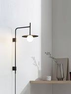 Lampada da parete Gea con braccio oscillante