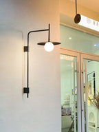 Lampada da parete Gea con braccio oscillante
