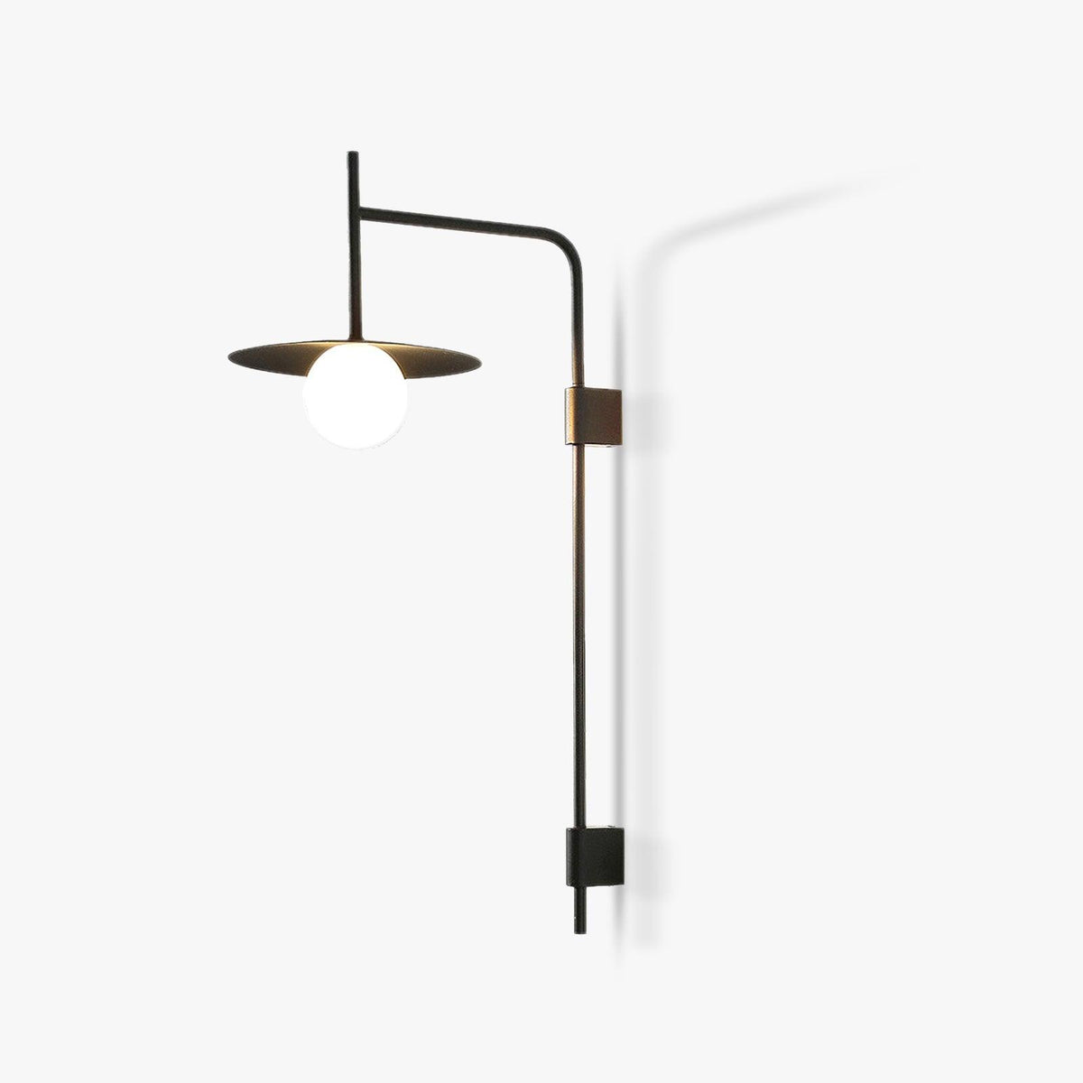 Lampada da parete Gea con braccio oscillante