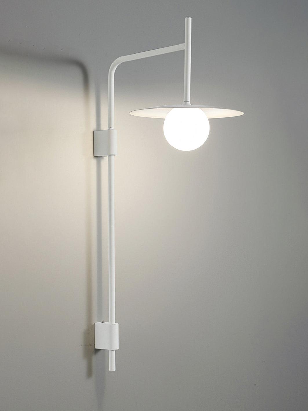 Lampada da parete Gea con braccio oscillante