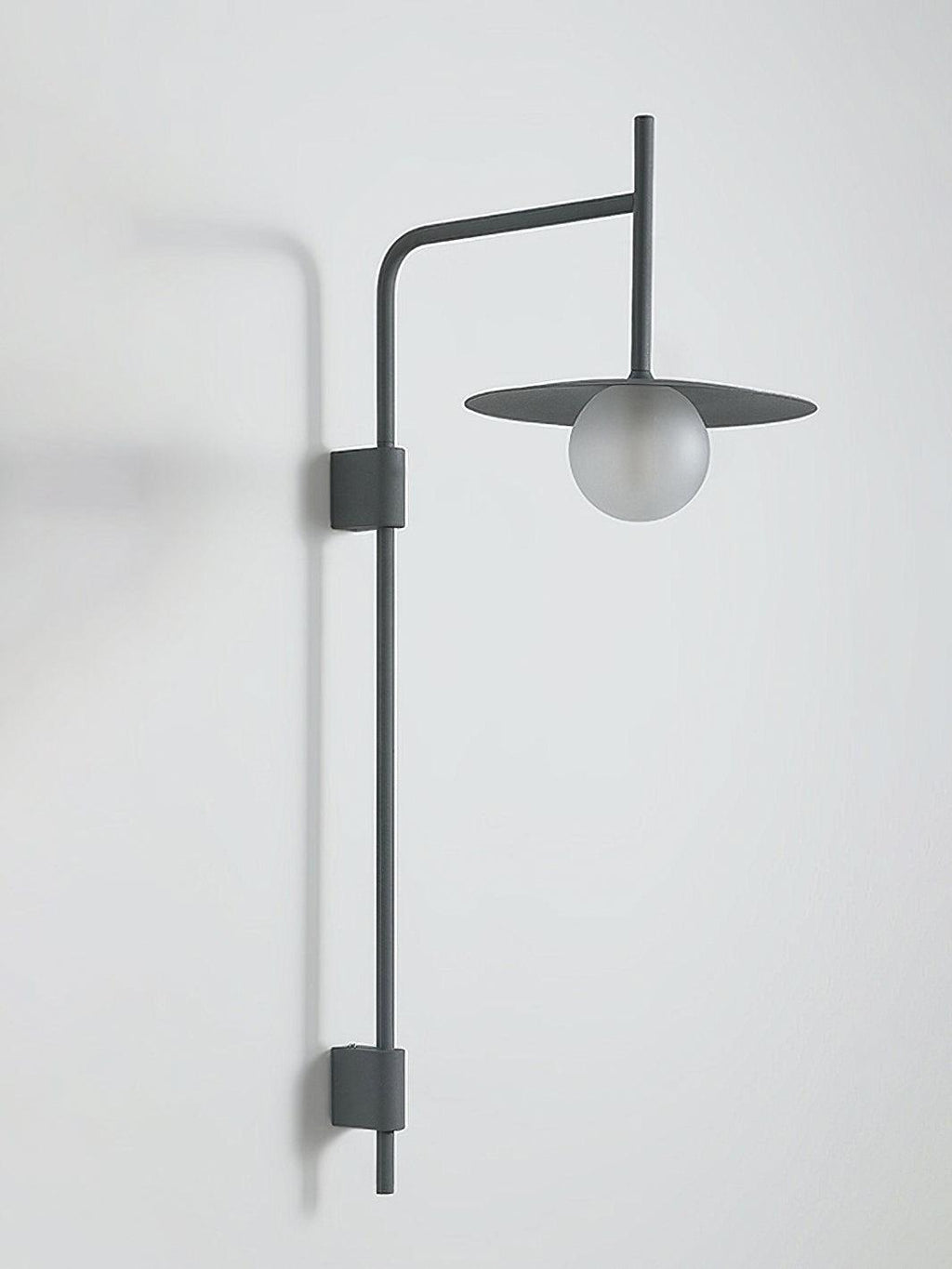 Lampada da parete Gea con braccio oscillante