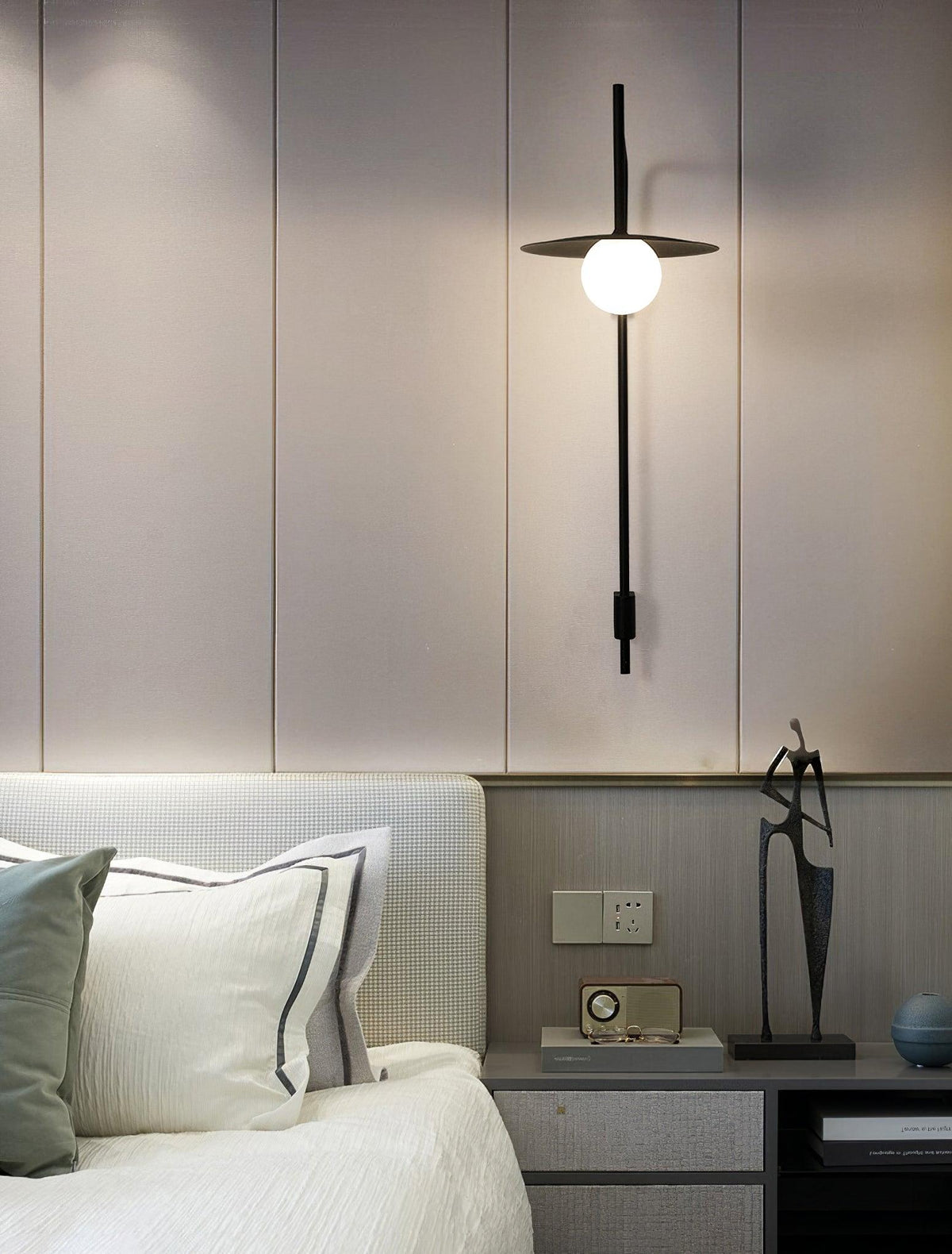 Lampada da parete Gea con braccio oscillante