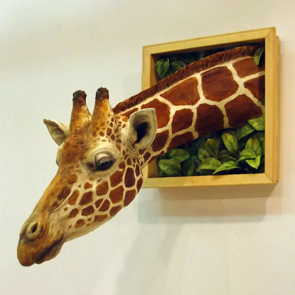 TallVista – Arte Murale 3D di Giraffa con Testa Scolpita che Si Estende da una Scena Giungla Incorniciata