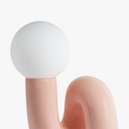Avellon | Elegante Lampada da Tavolo con Base Scolpita e Luce Ambientale Morbida