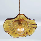 Lampada a sospensione in vetro a forma di fiore di ibisco
