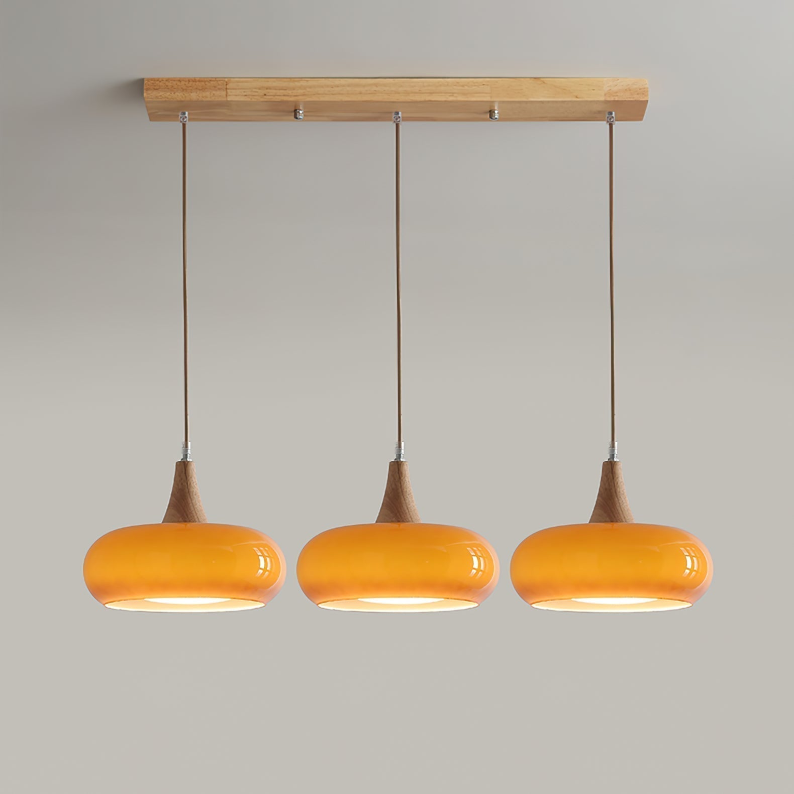 Lampada a sospensione in legno ambra