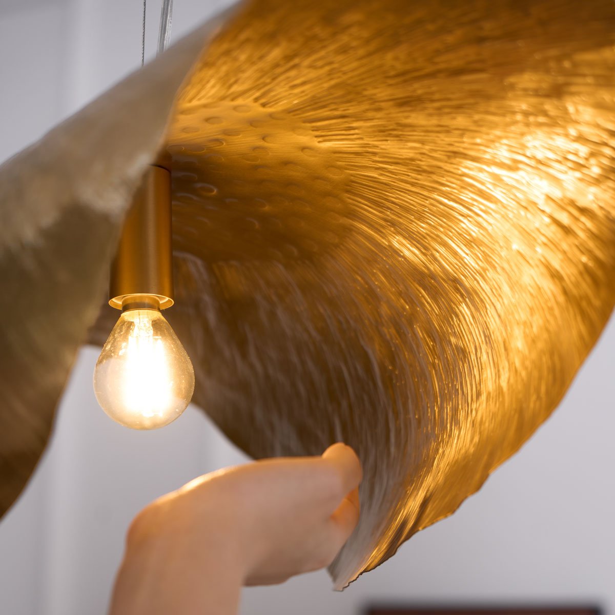 Lampada a sospensione martellata