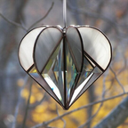 PrismGlow – Solettore a forma di cuore fatto a mano con riflessi arcobaleno vivaci