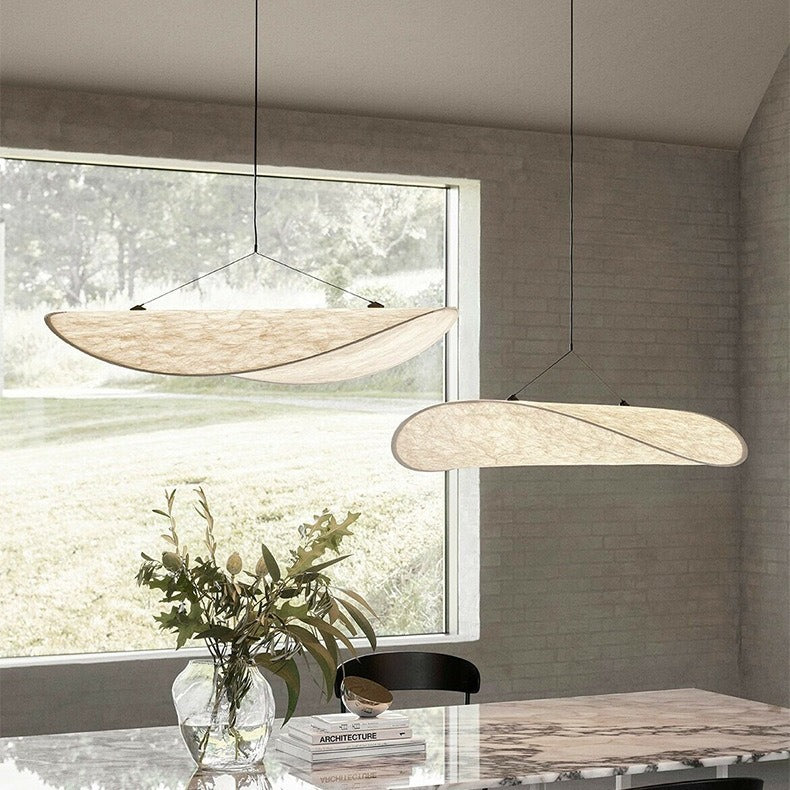Lampada a sospensione con paralume ovale a forma di onda
