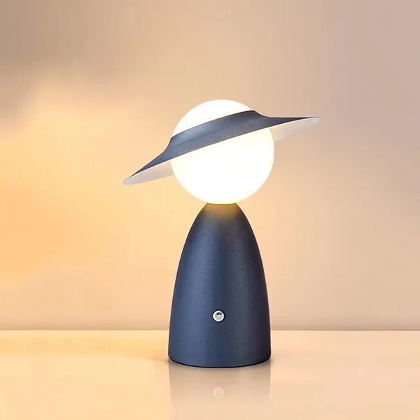 Lampada da tavolo Hattentisch – Metallo – Bianco – Design moderno – 5W – Elegante lampada LED da tavolo per comodini e scrivanie