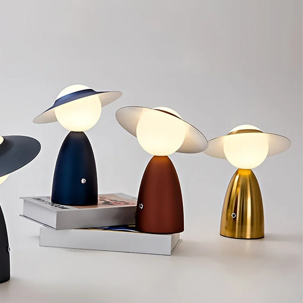 Lampada da tavolo Hattentisch – Metallo – Bianco – Design moderno – 5W – Elegante lampada LED da tavolo per comodini e scrivanie