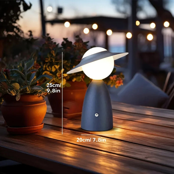 Lampada da tavolo Hattentisch – Metallo – Bianco – Design moderno – 5W – Elegante lampada LED da tavolo per comodini e scrivanie